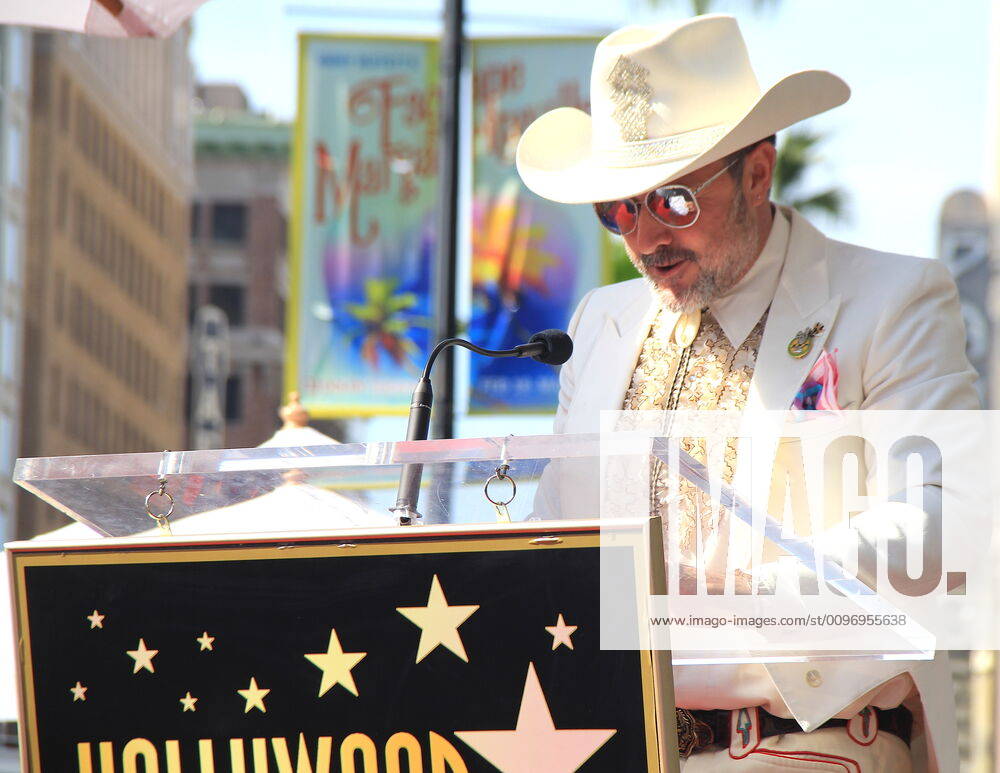I16089CHW.Hollywood Chamber Of Commerce Honors Sid & Marty Krofft With Star On The Hollywood Walk Of Fame .6201 Hollywood Boulevard, Los Angeles, California, USA .02 13 2020 .DAVID ARQUETTE .Â©Clinton H.Wallace Photomundo International Photos Inc Hollywood USA - ZUMAw87_ 20200212_zaf_w87_003
