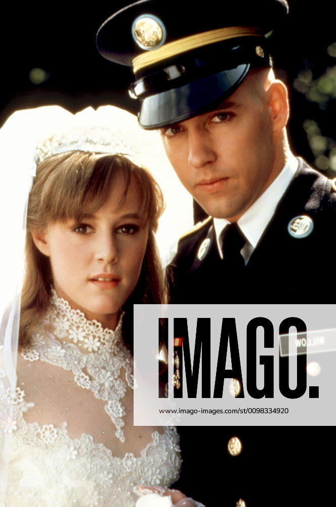 GARDENS OF STONE, Mary Stuart Masterson, D.B. Sweeney, 1987, (c)TriStar Pictures courtesy Everett Collection TriStar Pictures Courtesy Everett Collection !ACHTUNG AUFNAHMEDATUM GESCHÃ„TZT! PUBLICATIONXNOTxINxCANxCHNxFRAxITAxJPNxNORxPOLxRUSxESPxUKxUSA