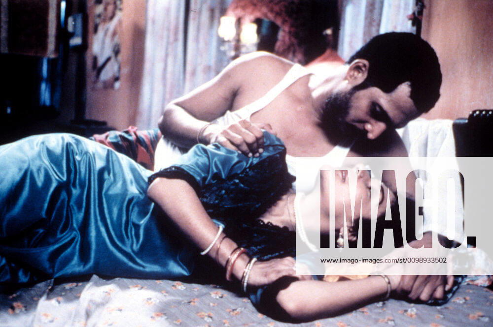 SALAAM BOMBAY, (aka SALAAM BOMBAY!), from top: Nana Patekar, Anita Kanwar, 1988. Cinecom Pictures courtesy Everett Collection Cinecom Pictures Courtesy Everett Collection !ACHTUNG AUFNAHMEDATUM GESCHÃ„TZT! PUBLICATIONXNOTxINxCANxCHNxFRAxITAxJPNxNORxPOLxRUSxESPxUKxUSA