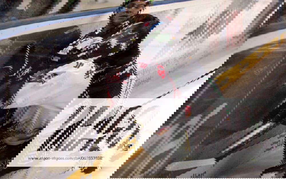 Aleksander Polaczek (Nürnberg, re.) gegen Michael Hrstka (Duisburg