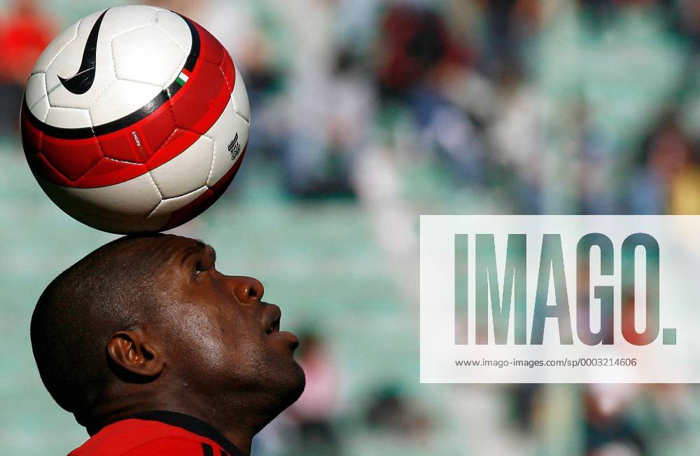 nike mercurial veloci ball