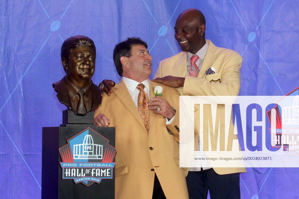 06 AUG 2016: 2016 Hall of Famer Edward J. DeBartolo, Jr. has his