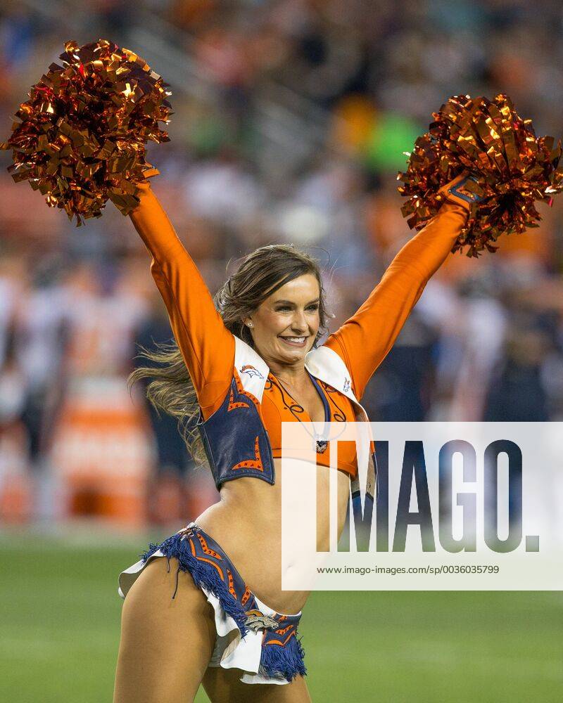 The Denver Broncos cheerleaders perform during the second half of a  preseason NFL football game against the Chicago Bears, Saturday, Aug. 18,  2018, in Denver. (AP Photo/David Zalubowski Stock Photo - Alamy