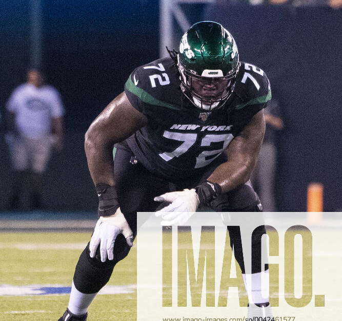 East Rutherford, New Jersey, USA. 24th Nov, 2019. New York Jets offensive  tackle Brandon Shell (72) during a NFL game between the Oakland Raiders and  the New York Jets at MetLife Stadium