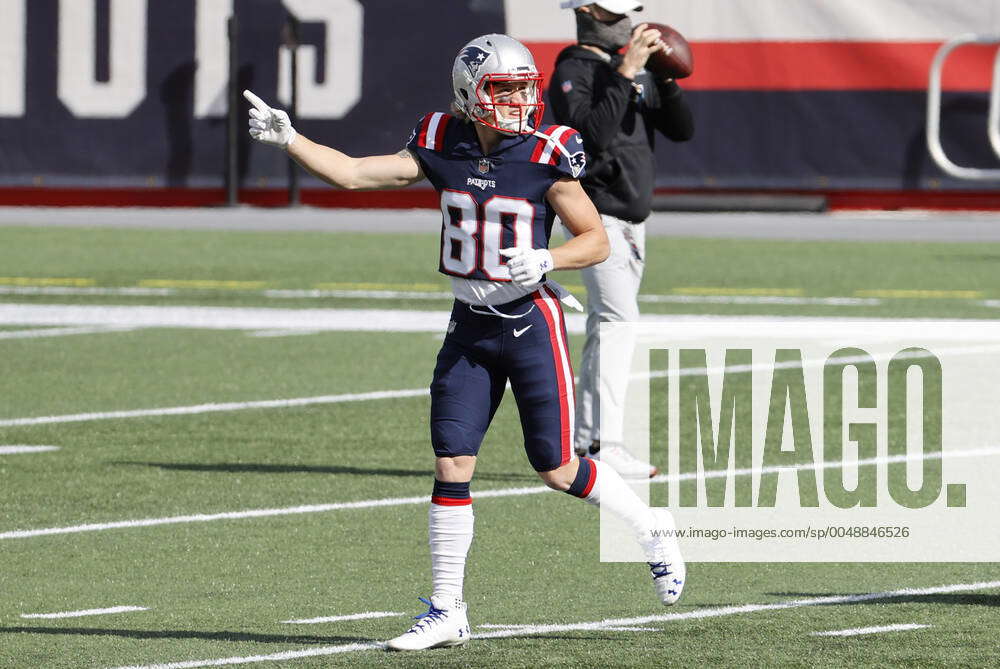 New England Patriots wide receiver Gunner Olszewski (80) warms up