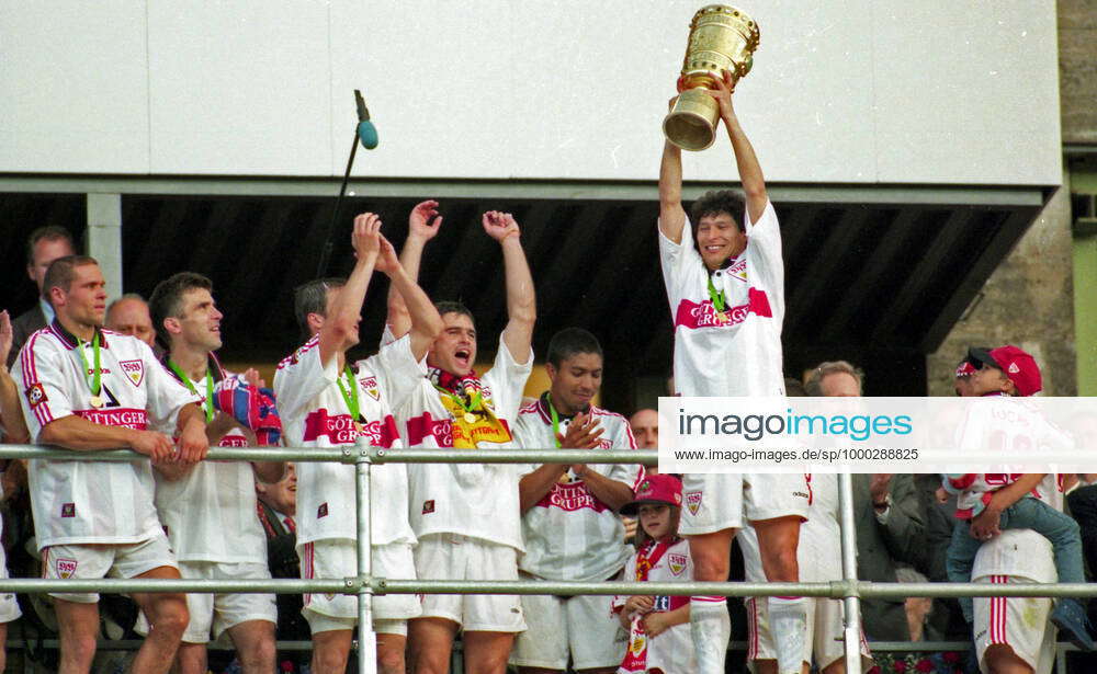 Archivbilder der Woche SPORT KW02 14.06.97 DFBPokal Finale 1997 VfB