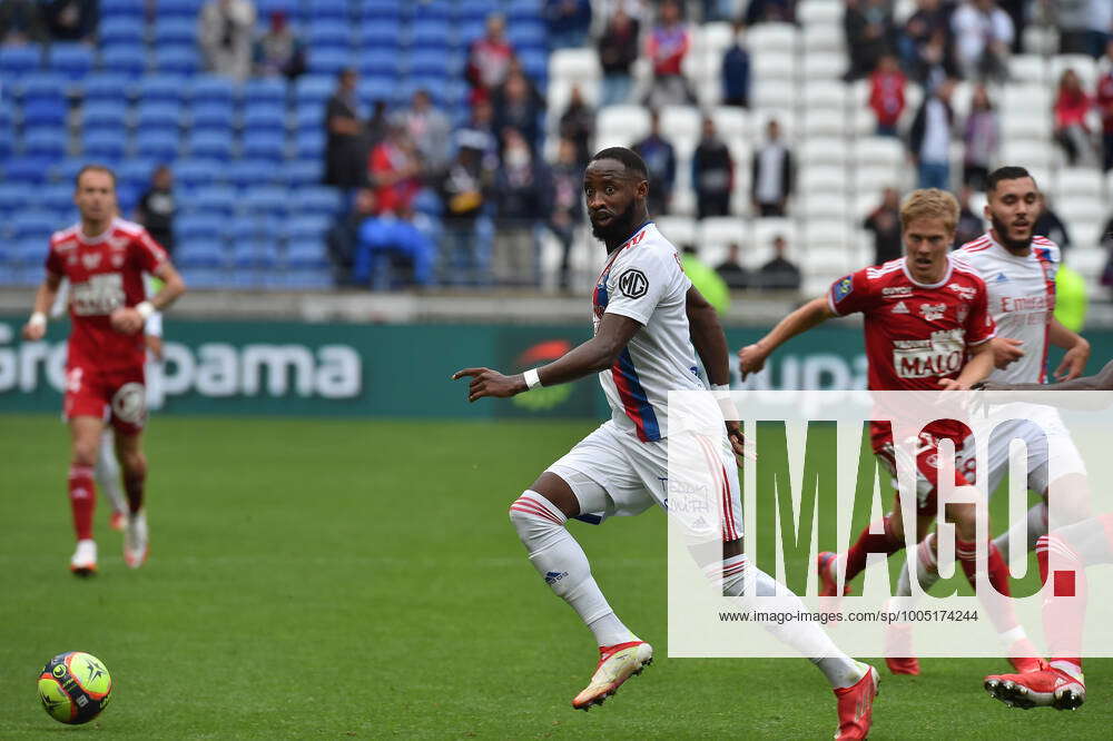 Moussa Dembele (lyon) FOOTBALL : Olympique Lyonnais vs Stade Brestois ...