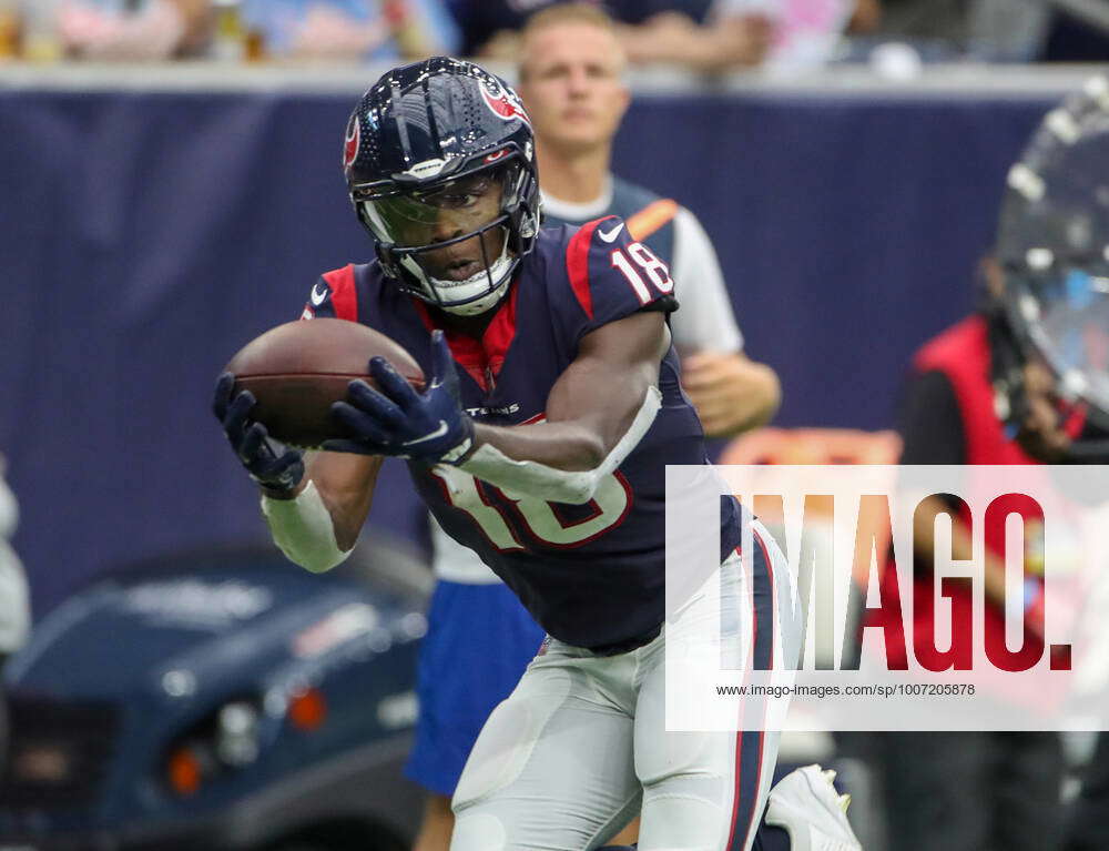 Houston Texans wide receiver Chris Conley (18) catches a pass for a  touchdown as Los Angeles Ch …