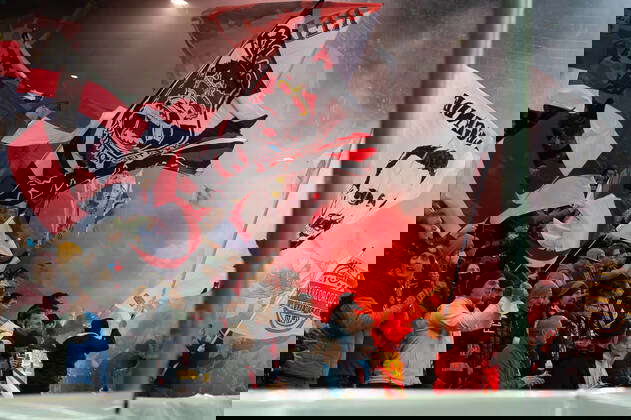 Бір кискадағы камминг тобының порносын қараңыз