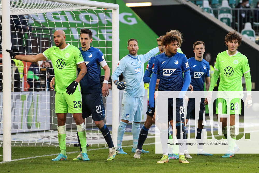 v.l. John Anthony Brooks (VfL Wolfsburg,25),Benjamin Huebner Hübner