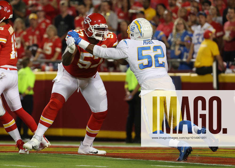 Kansas City Chiefs tackle Orlando Brown (57) blocks against the