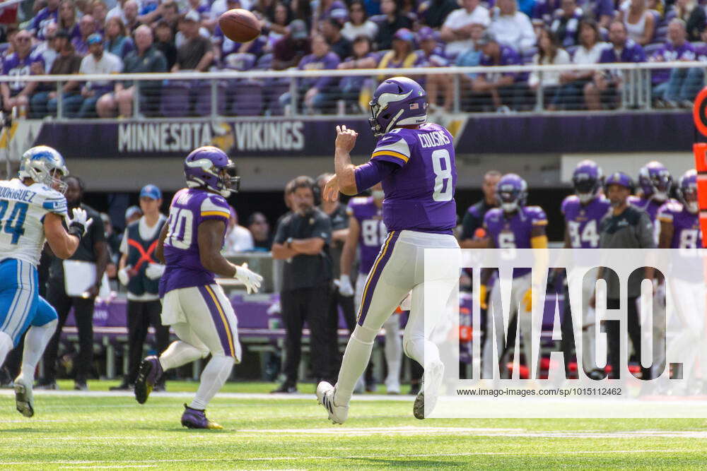 MINNEAPOLIS, MN - SEPTEMBER 25: Minnesota Vikings Quarterback Kirk Cousins  (8) looks to throw the football during the NFL game between the Detroit  Lions and the Minnesota Vikings on September 25th, 2022