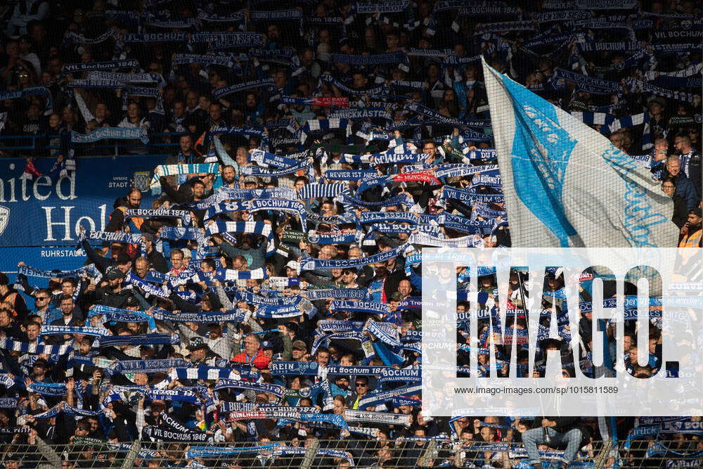 Bochumer Fans jubeln, Fahnen, Flaggen, Schals, Fussball 1. Bundesliga