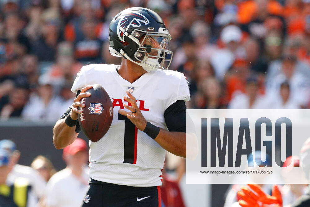 CINCINNATI, OH - OCTOBER 23: Atlanta Falcons quarterback Marcus Mariota (1)  looks into the stands