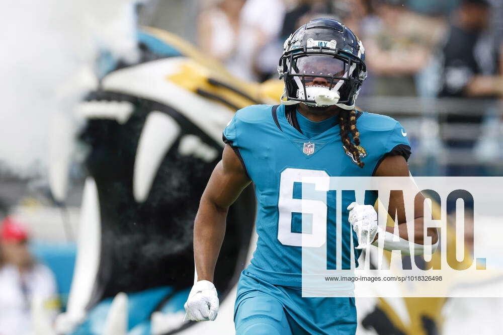 JACKSONVILLE, FL - NOVEMBER 06: Jacksonville Jaguars cornerback