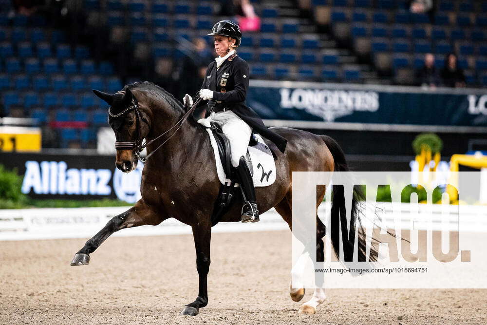 1.Platz, Siegerin Isabell Werth Mit DSP Quantaz FEI Dressur Weltcup ...