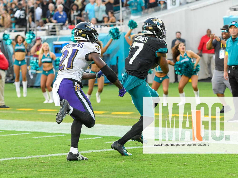 Baltimore Ravens cornerback Brandon Stephens (21) defends against