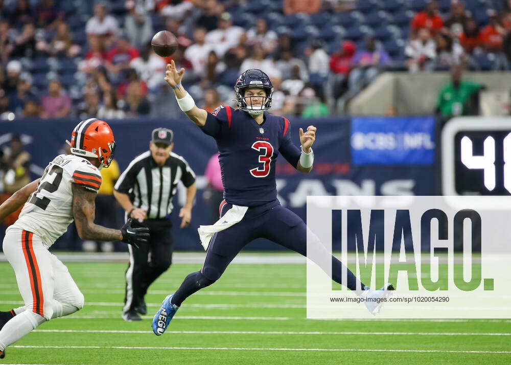 HOUSTON, TX - DECEMBER 04: Houston Texans quarterback Kyle Allen