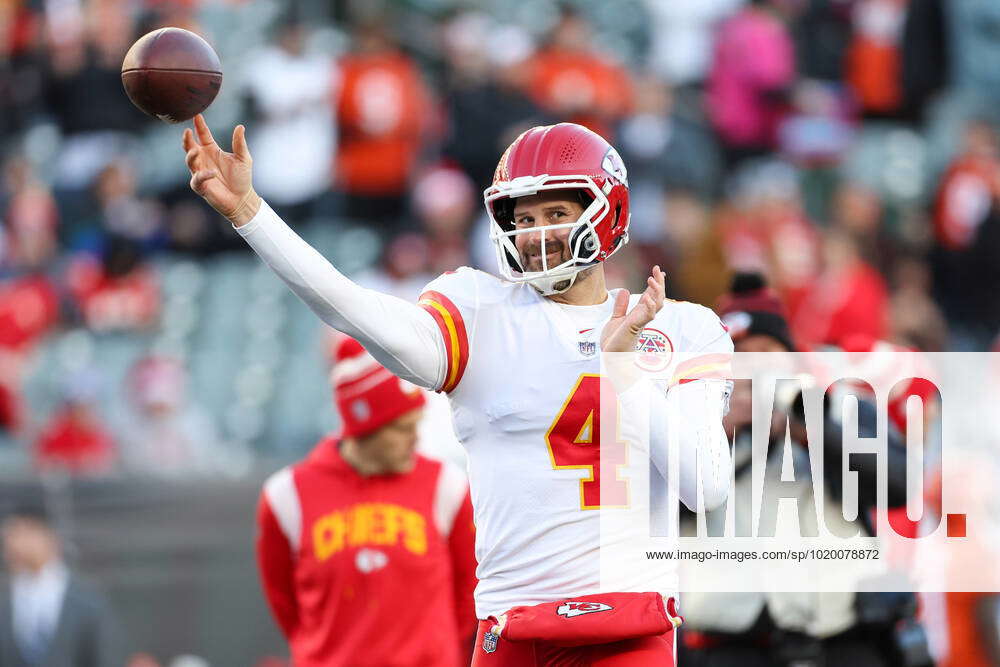 Quarterback Chad Henne of the Kansas City Chiefs warms up prior to