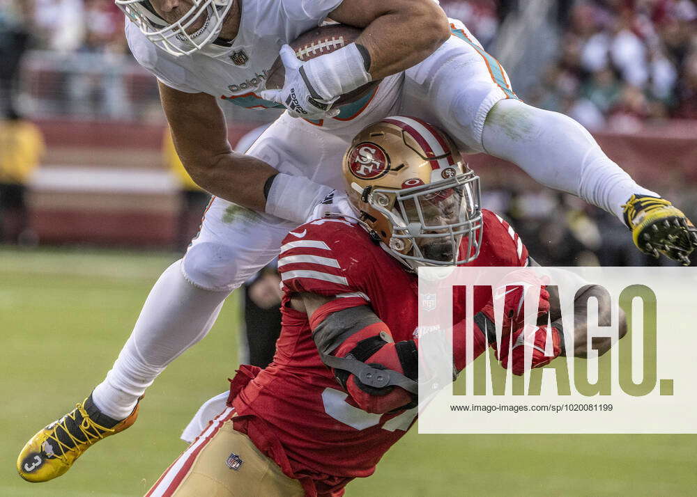 SANTA CLARA, CA - DECEMBER 04: Miami Dolphins fullback Alec Ingold (30)  makes a cut during the NFL professional football game between the Miami  Dolphins and San Francisco 49ers on December 4