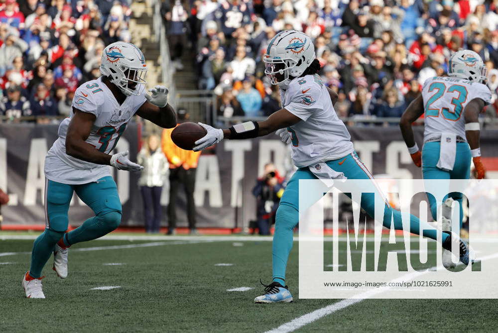 FOXBOROUGH, MA - JANUARY 01: Miami Dolphins running back Raheem