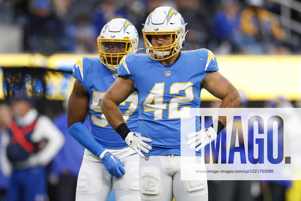 Los Angeles Chargers linebacker Troy Reeder (42) runs before an NFL  football game against the Seattle Seahawks, Sunday, Oct. 23, 2022, in  Inglewood, Calif. (AP Photo/Kyusung Gong Stock Photo - Alamy