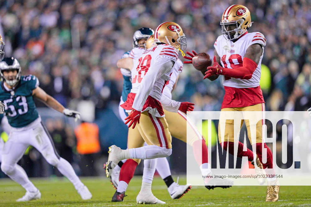 PHILADELPHIA, PA - JANUARY 29: San Francisco 49ers running back Tevin  Coleman (28) hands the ball to