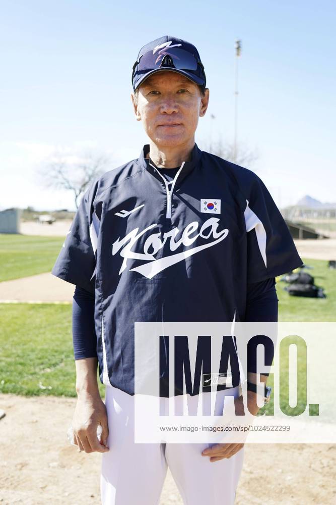 Lee Kang Chul, manager of South Korea's national baseball team