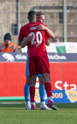 Fynn Lakenmacher TSV 1860 Muenchen, 19 in duel with Max Rosenfelder SC Freiburg  II, 16 GER, TSV