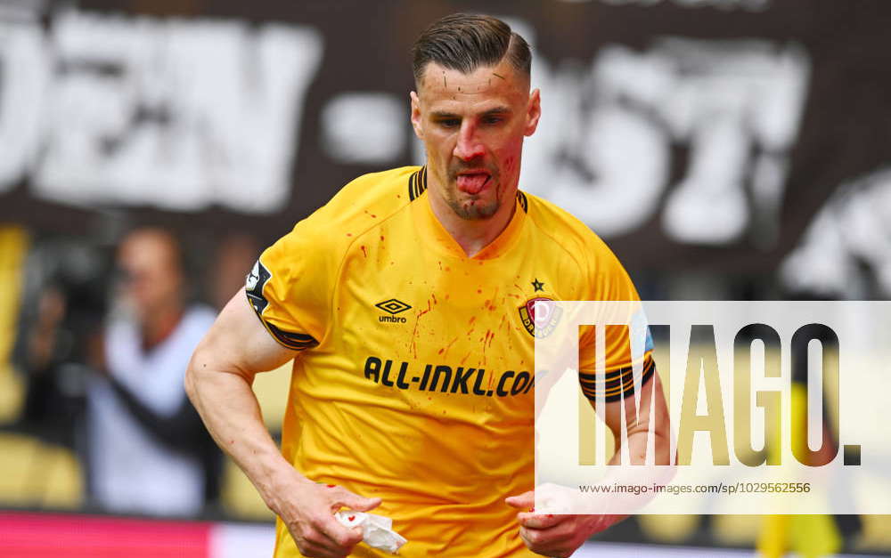 Stefan Kutschke of Dresden celebrates scoring the first team News Photo  - Getty Images