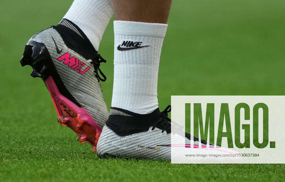 Kylian mbappe soccer on sale boots