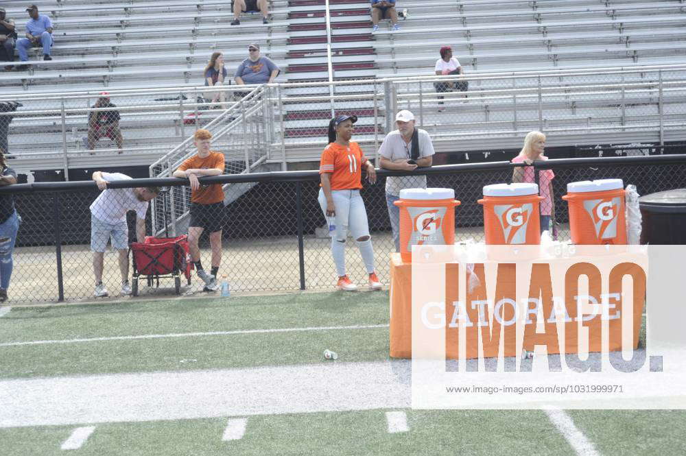 NFL receiver Darnell Mooney comes home to host camp at Gadsden City