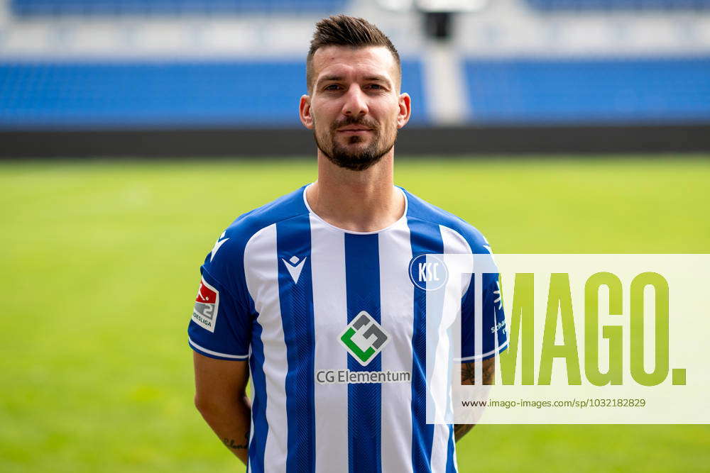 Jerome Gondorf (KSC). GES / Football / 2. Bundesliga: Karlsruher SC - VfL  Osnabruck, April 3rd, 2021 Football / Soccer: 2nd League: Karlsruher SC vs  VfL Osnabrueck, Karlsruhe, April 3, 2021