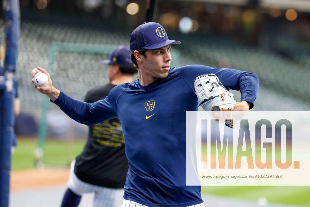 Christian Yelich of the Milwaukee Brewers warms up before a baseball