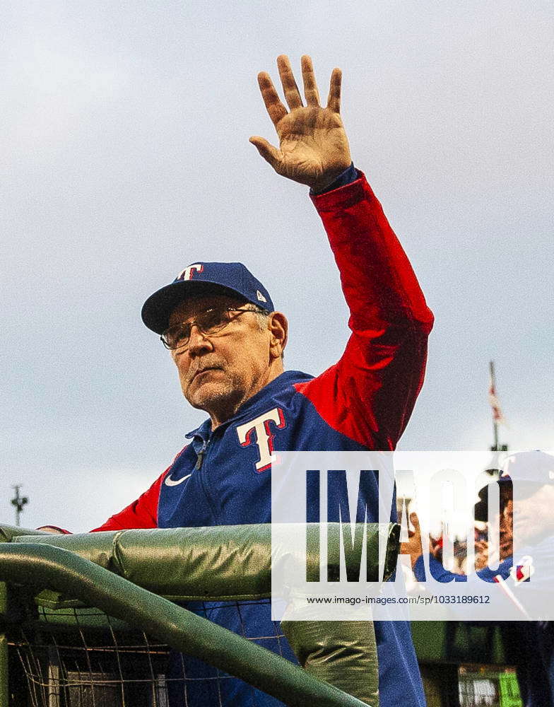 August 11 2023 San Francisco CA, U.S.A. Texas Rangers Manager Bruce Bochy(15)  acknowledges the fans as he receives a standing ovation during MLB game  between the Texas Rangers and the San Francisco