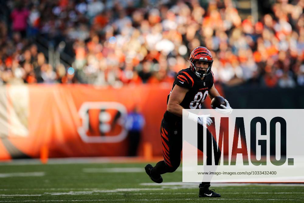 Stream AM2BF 9/7 Bengals Tight End Drew Sample Joins! by Allow Me