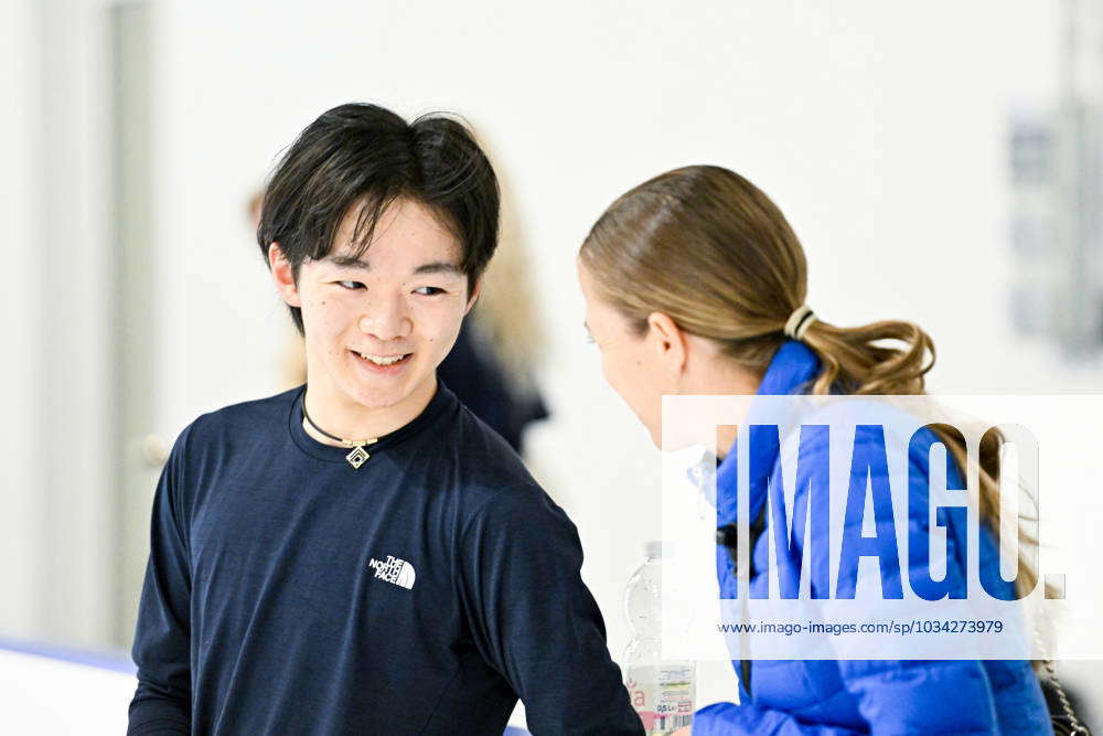 Yuma KAGIYAMA (JPN), during Men Practice, with Carolina Kostner, at the