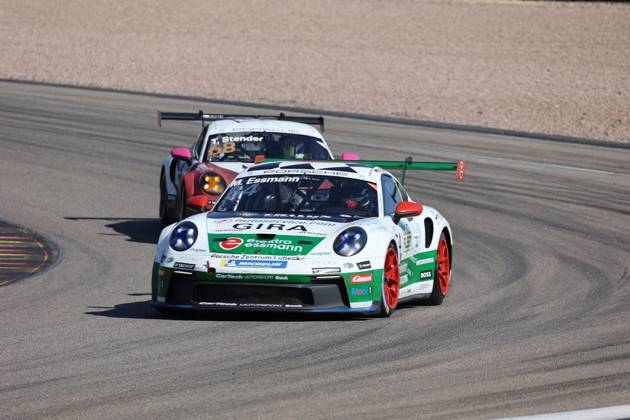 Carrera Digital 132 Porsche 911 RSR CarTech Motorsport Bonk Michael Essmann N°54 – Voiture Slot 1:32 Avec Feux & Licence Officielle