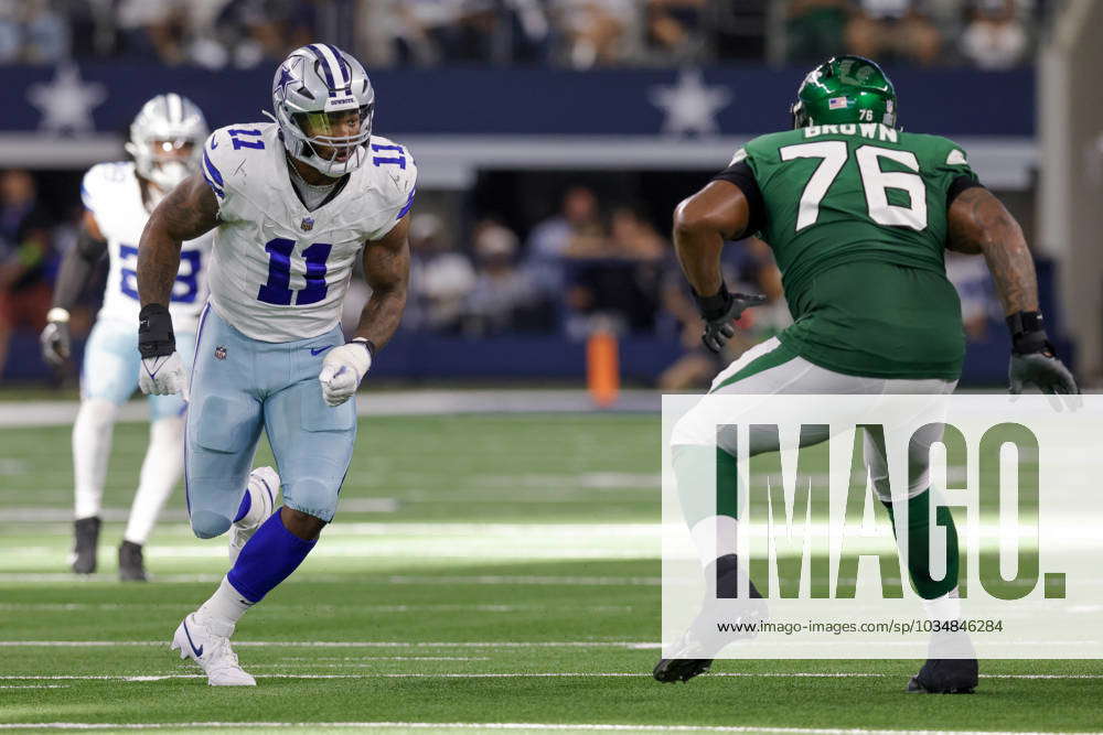 Dallas Cowboys linebacker Micah Parsons rushes against the Indianapolis  Colts during an NFL football game Sunday, Dec. 4, 2022, in Arlington,  Texas. (AP Photo/Tony Gutierrez Stock Photo - Alamy