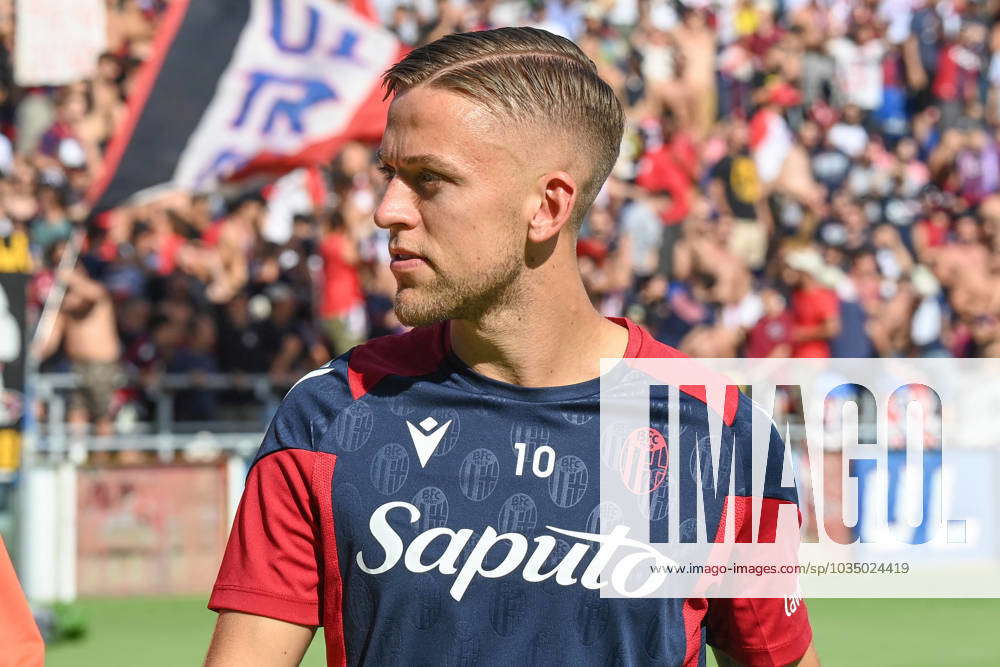 Jesper Karlsson deixa o AZ e ruma ao Bologna