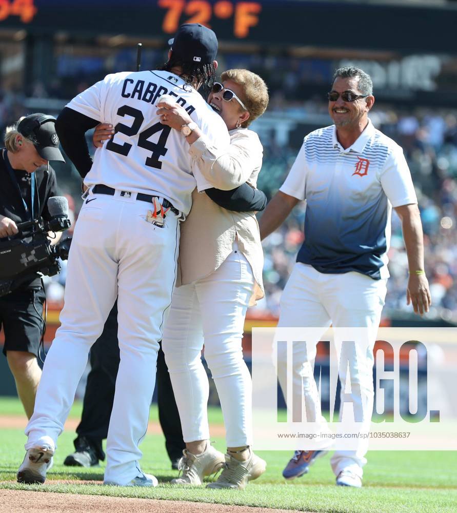 Syndication: Detroit Free Press Detroit Tigers designated hitter Miguel  Cabrera (24) and his wife