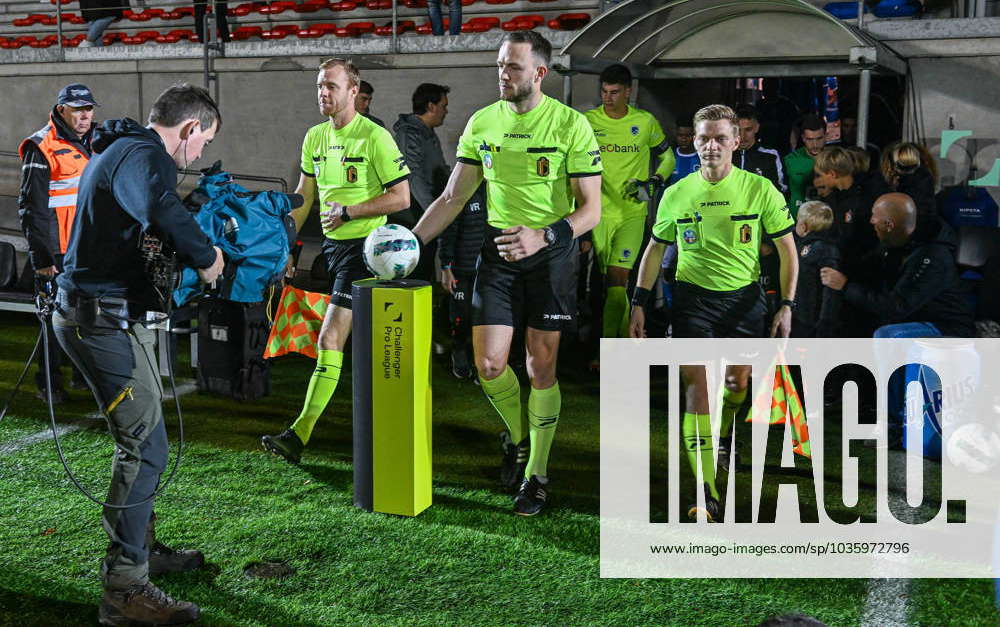 Deinze, Belgium. 02nd Sep, 2023. Team Deinze celebrating after a soccer  game between KMSK Deinze and FC Luik on the fourth matchday in the  Challenger Pro League for the 2023-2024 on September