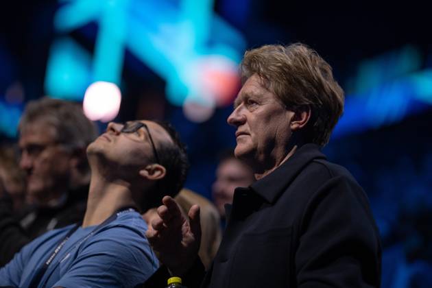 Italy s Jannik Sinner father, Hanspeter Sinner, react after the singles  tennis match of the ATP