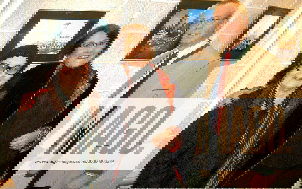 V.l.n.r. Utta Fischer (Witwe des Schauspielers Helmut Fischer), Edith von WelserUde (Ehefrau des M V.l.n.r. Utta Fischer (Witwe des Schauspielers Helmut Fischer), Edith von WelserUde (Ehefrau des M