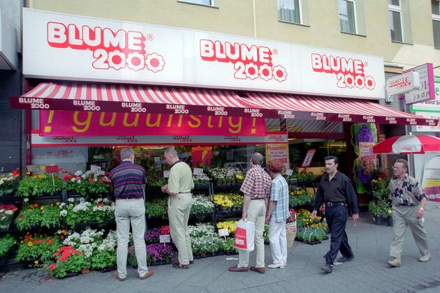 Blume 2000 Filiale Fotos IMAGO