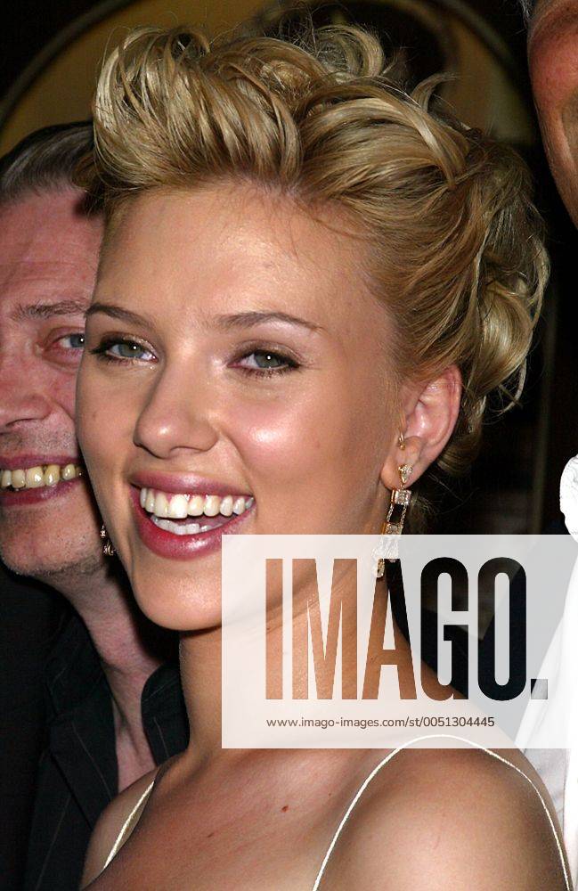 Schauspielerin Scarlett Johansson vor Schauspieler Steve Buscemi