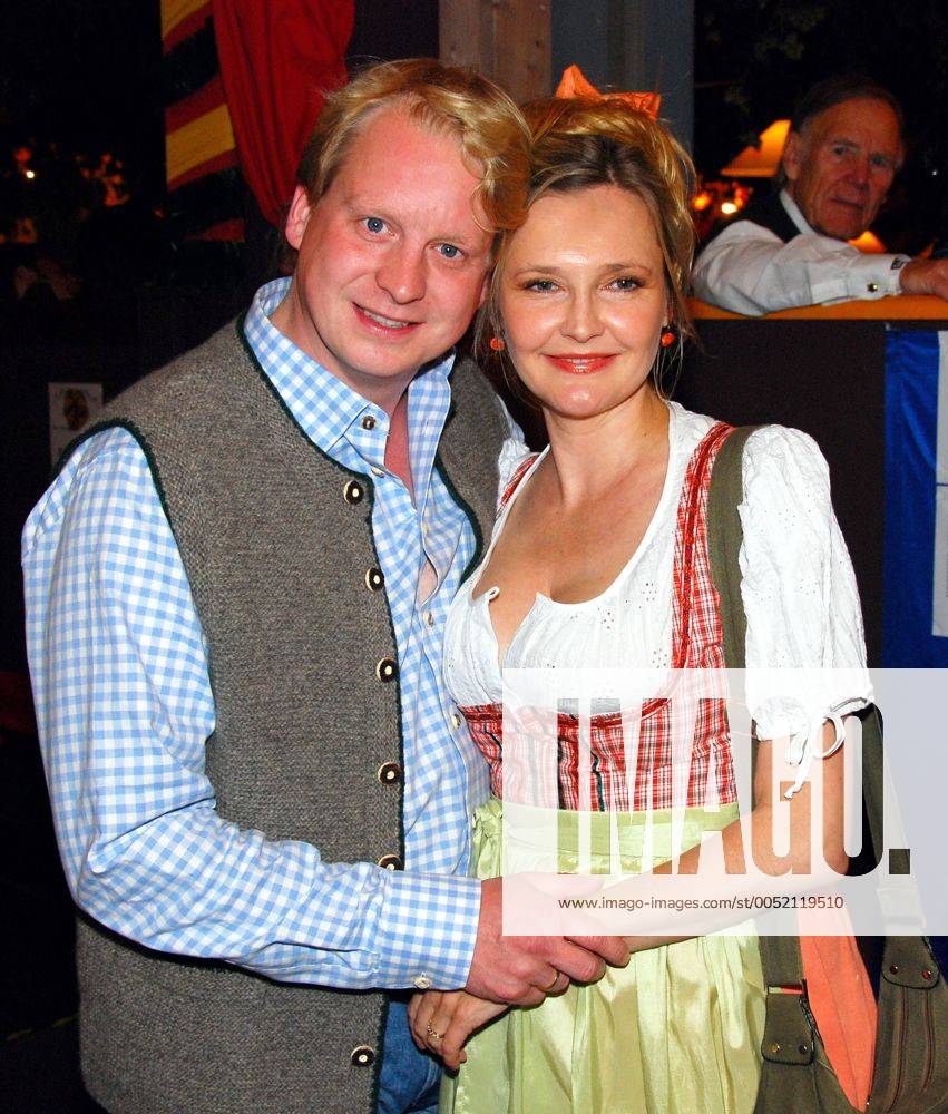 Katharina Schubert (GER Schauspielerin) und Ehemann Lars Gärtner (GER)  anlässlich des Auftaktes zum