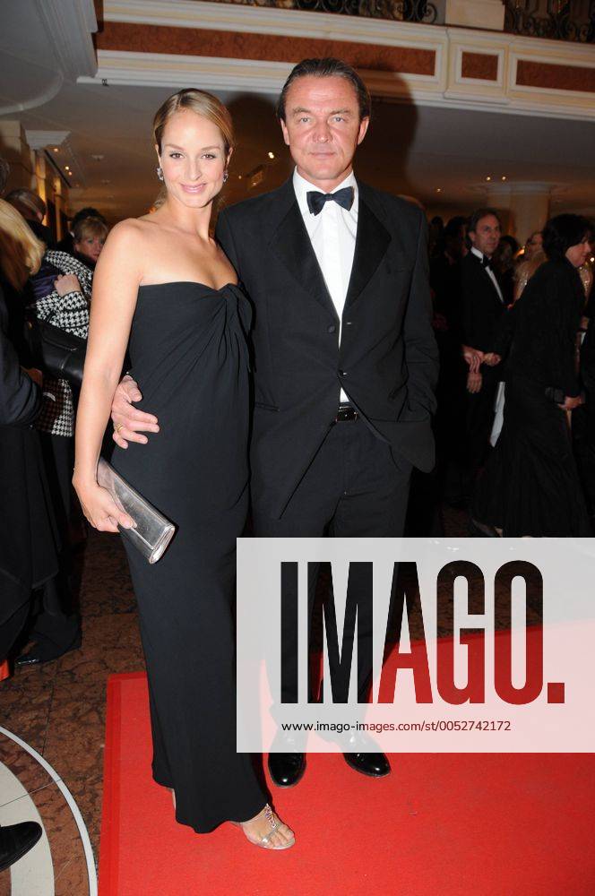 Schauspielerin Lara Joy Körner mit ihrem