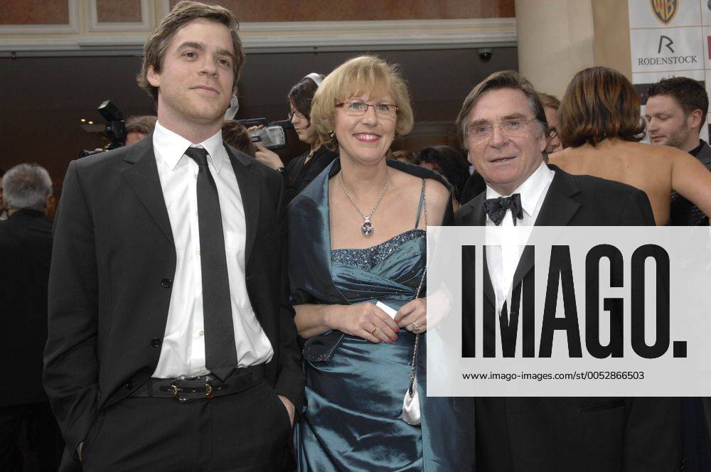 Schauspieler Elmar Wepper mit Frau Anita und Sohn Elmar anlässlich der Verleihung des Deutschen Schauspieler Elmar Wepper mit Frau Anita und Sohn Elmar anlässlich der Verleihung des Deutschen