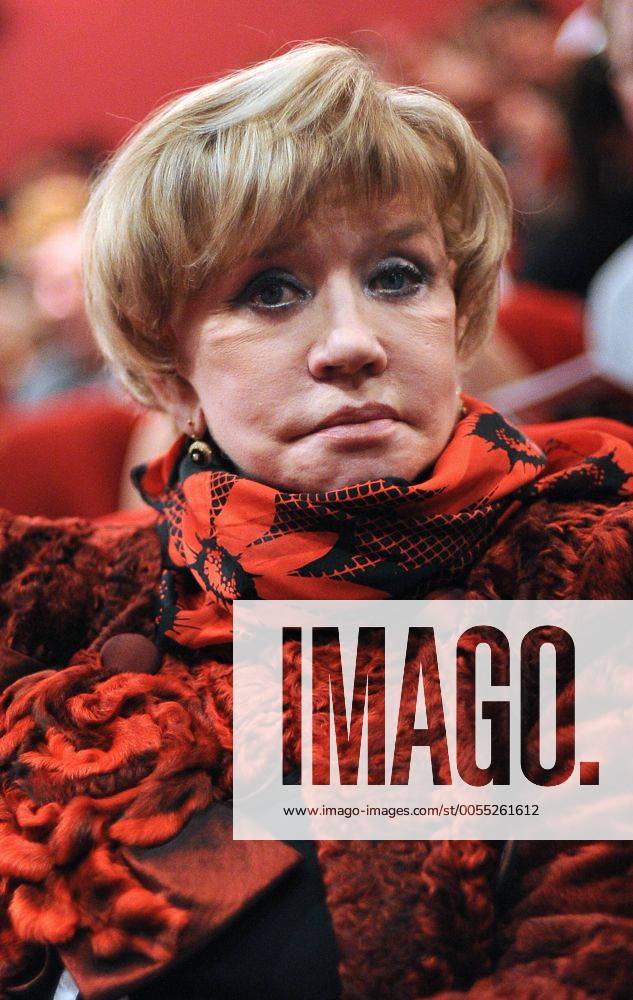 Mening erim oldida mushuk ichida sperma Skr cam tomonidan suratga olingan porno videoni tomosha qiling